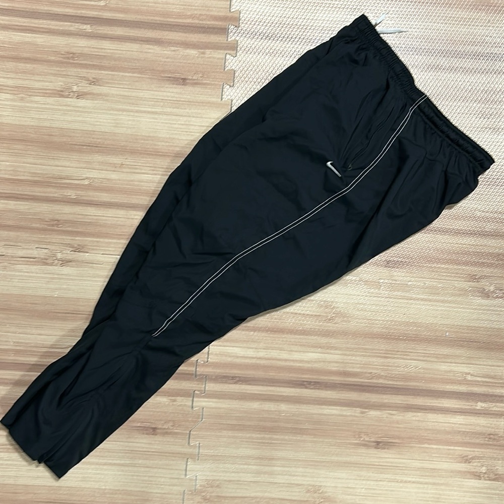 Unique so contrast stitch, Nike athletic pants lined for different conditions